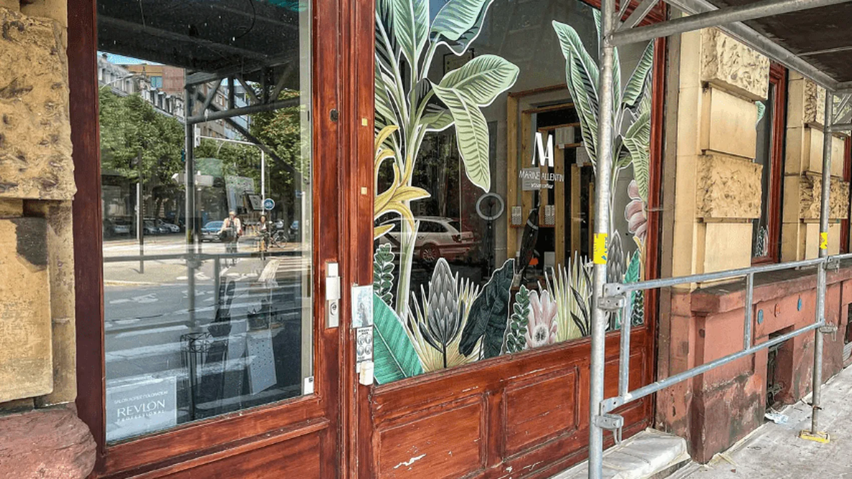Réalisations de vitrophanie pour vitrines à Argelès-sur-Mer