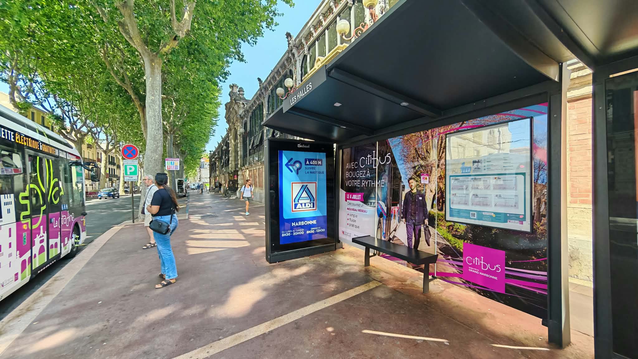 Autre vue de l’habillage des vitres du fond pour Citibus.