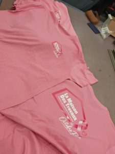 Textiles personnalisés et cartes de visite : nos réalisations