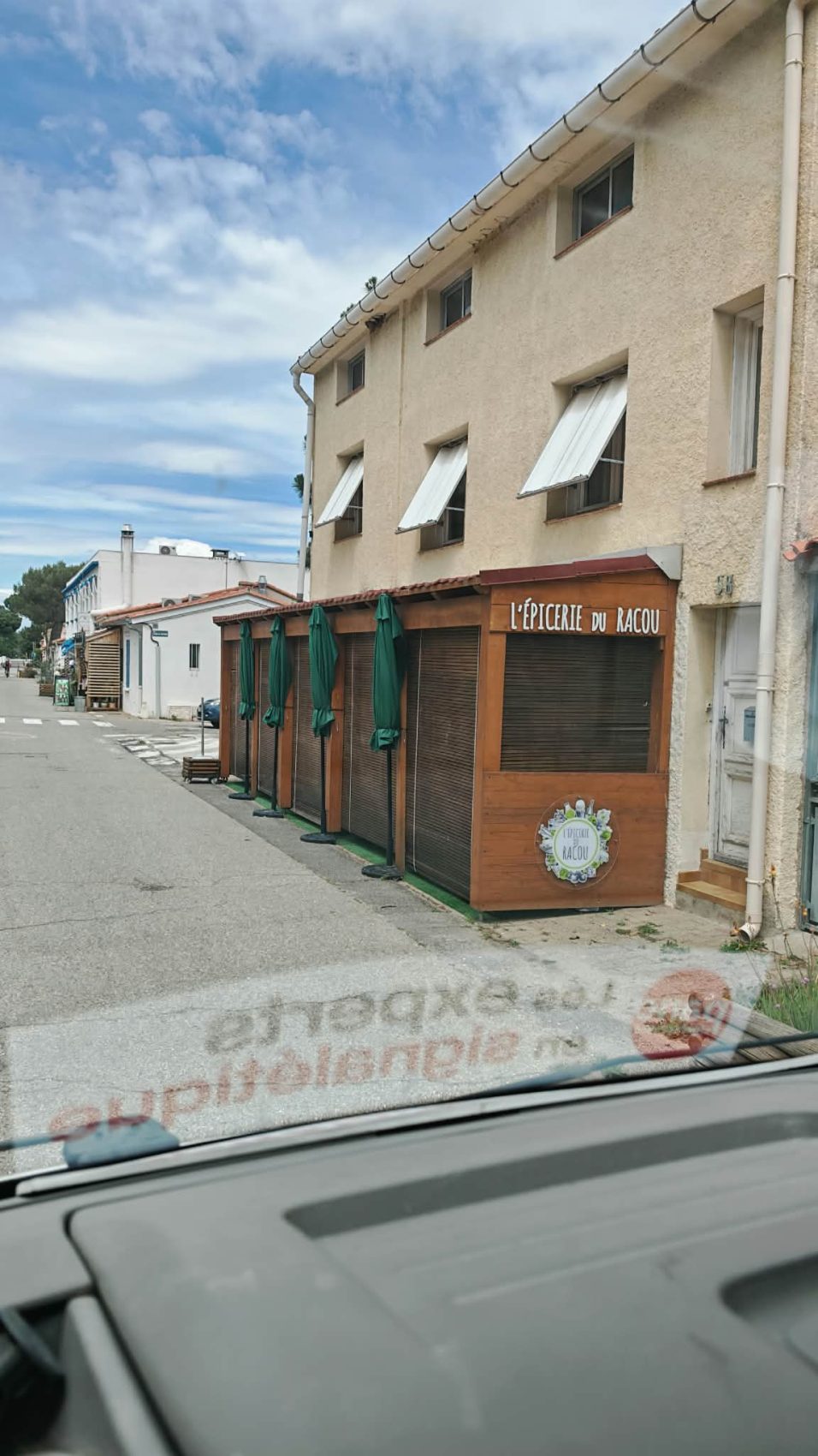 Après : vue d’ensemble de la façade.